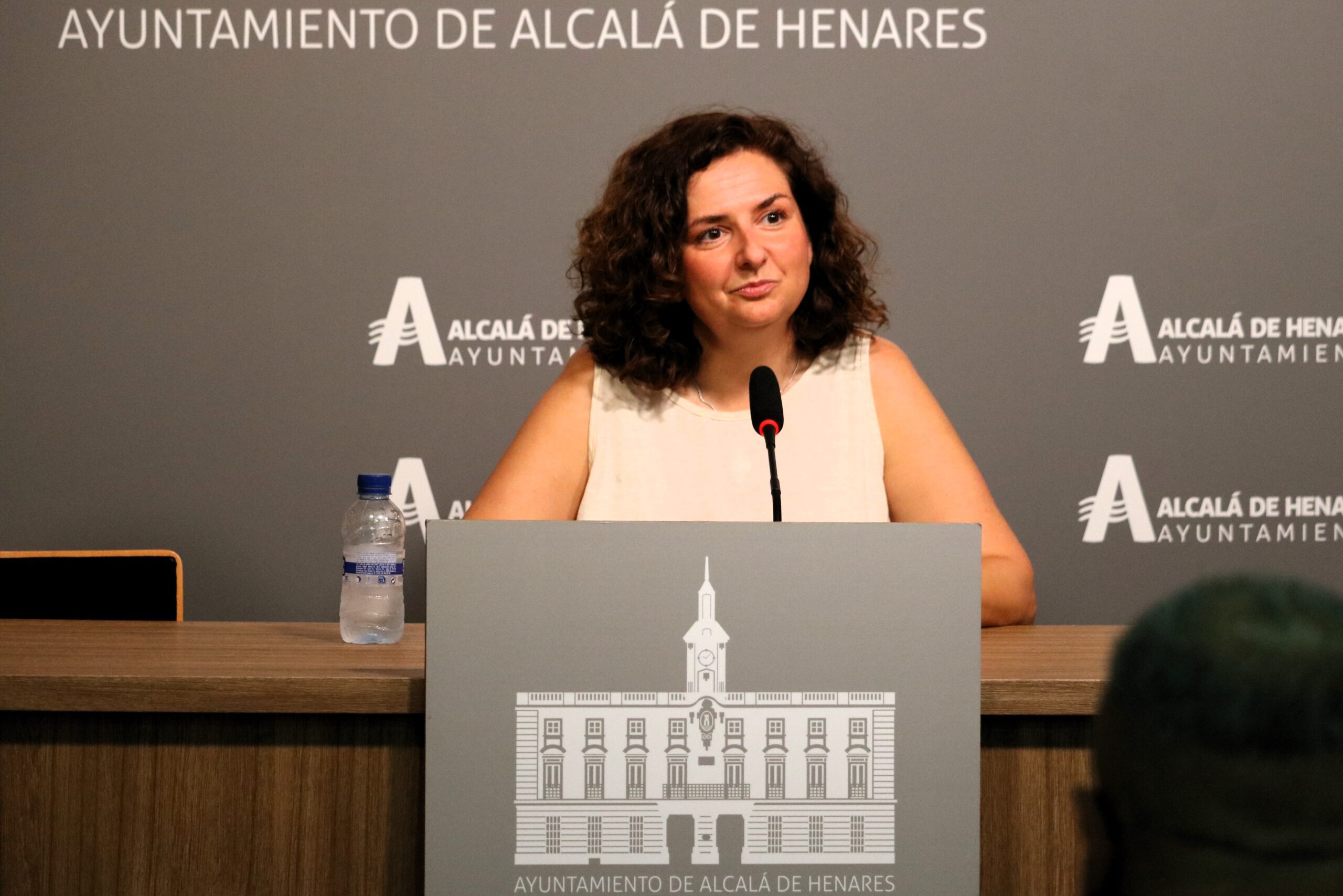 El Ayuntamiento de Alcalá inicia la contratación de 40 nuevos chalecos antibalas para reforzar la protección de la Policía Local
