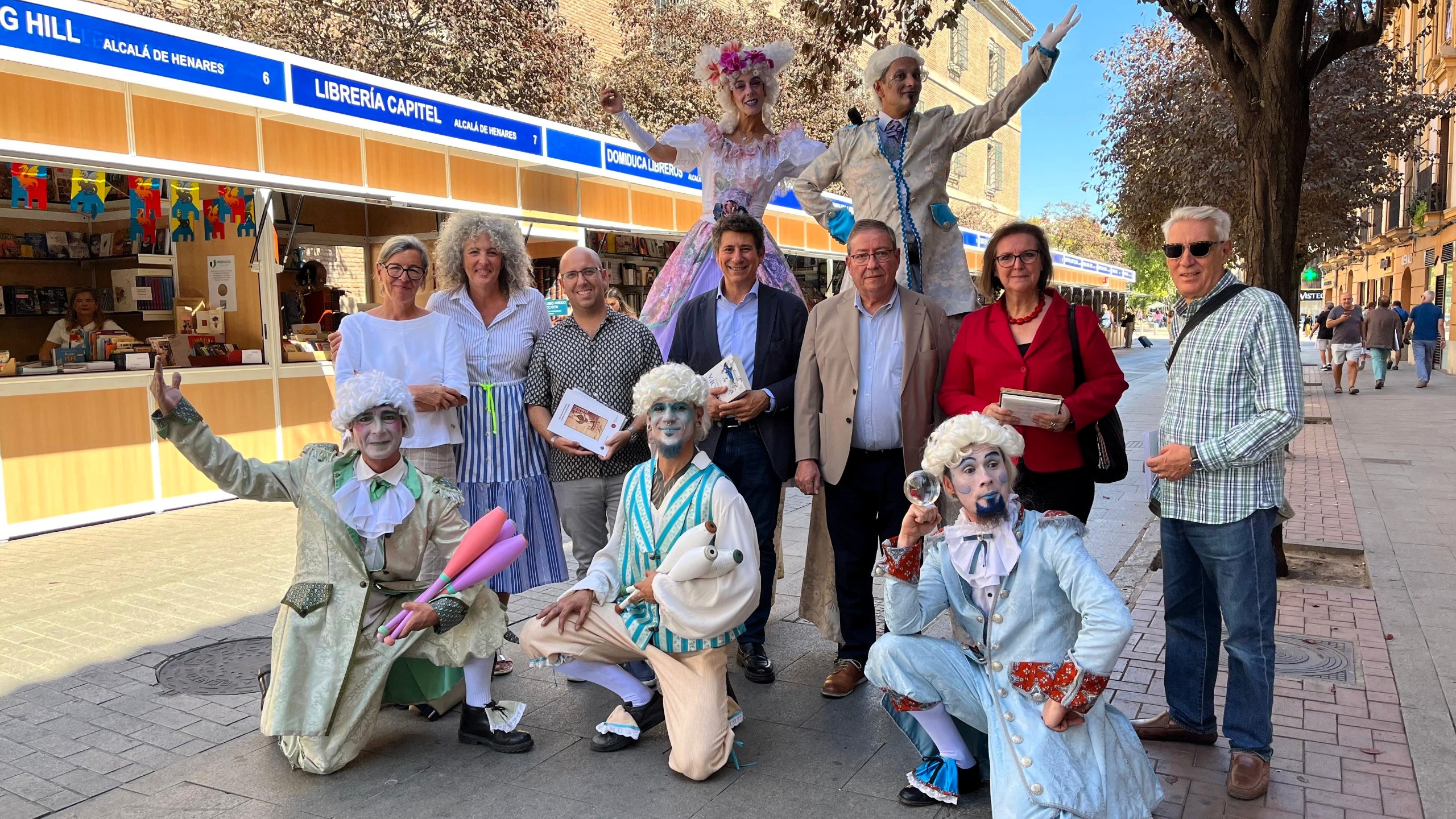 Alcalá inaugura la XL edición de su Feria del Libro Antiguo y de Ocasión en la calle Libreros