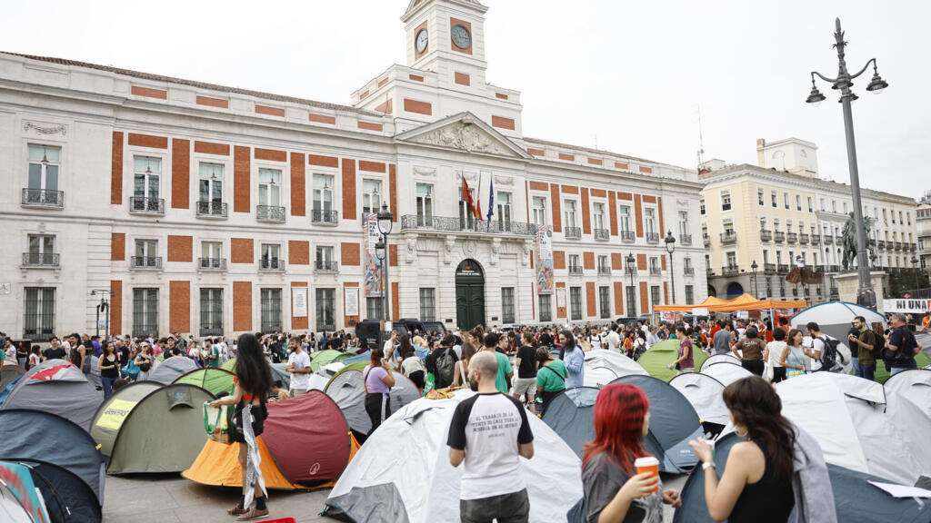 La Comunidad de Madrid exige al delegado del Gobierno el desalojo de la Puerta del Sol en un plazo máximo de 48 horas bajo la amenaza de emprender acciones legales