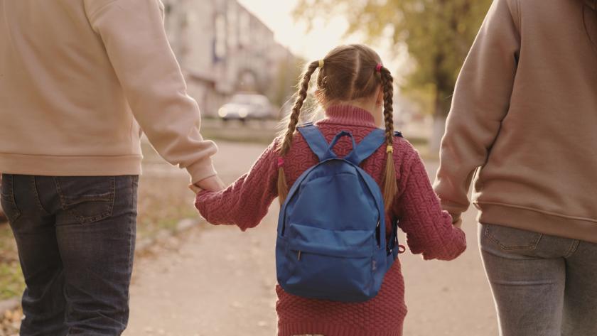 La Comunidad destina 2,8 millones para reforzar el acogimiento familiar especializado y elevará un 20% las ayudas a las familias en 2027