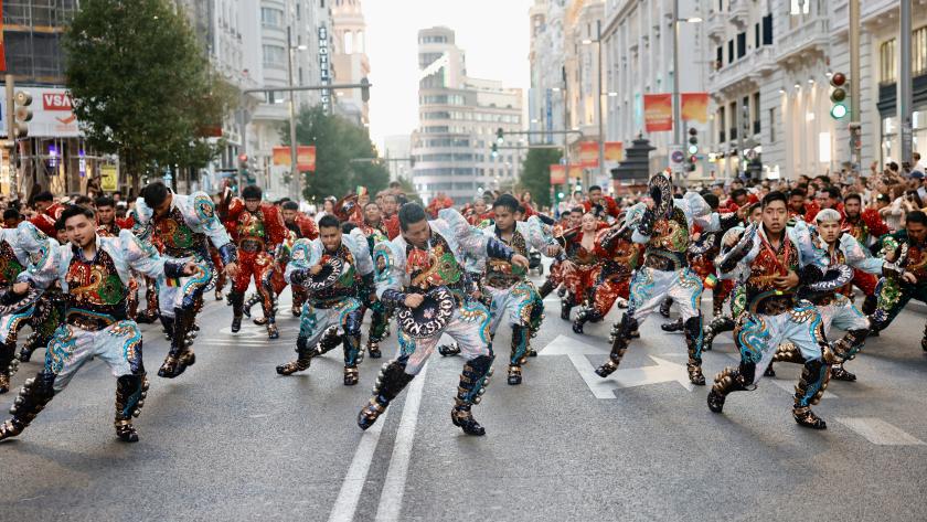 La Gran Vía madrileña acoge este domingo la gran Cabalgata de Hispanidad 2026 con 15 carrozas y 4.500 participantes